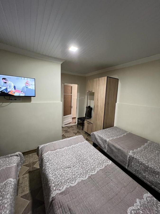 Linda Guest House Batumi Bagian luar foto