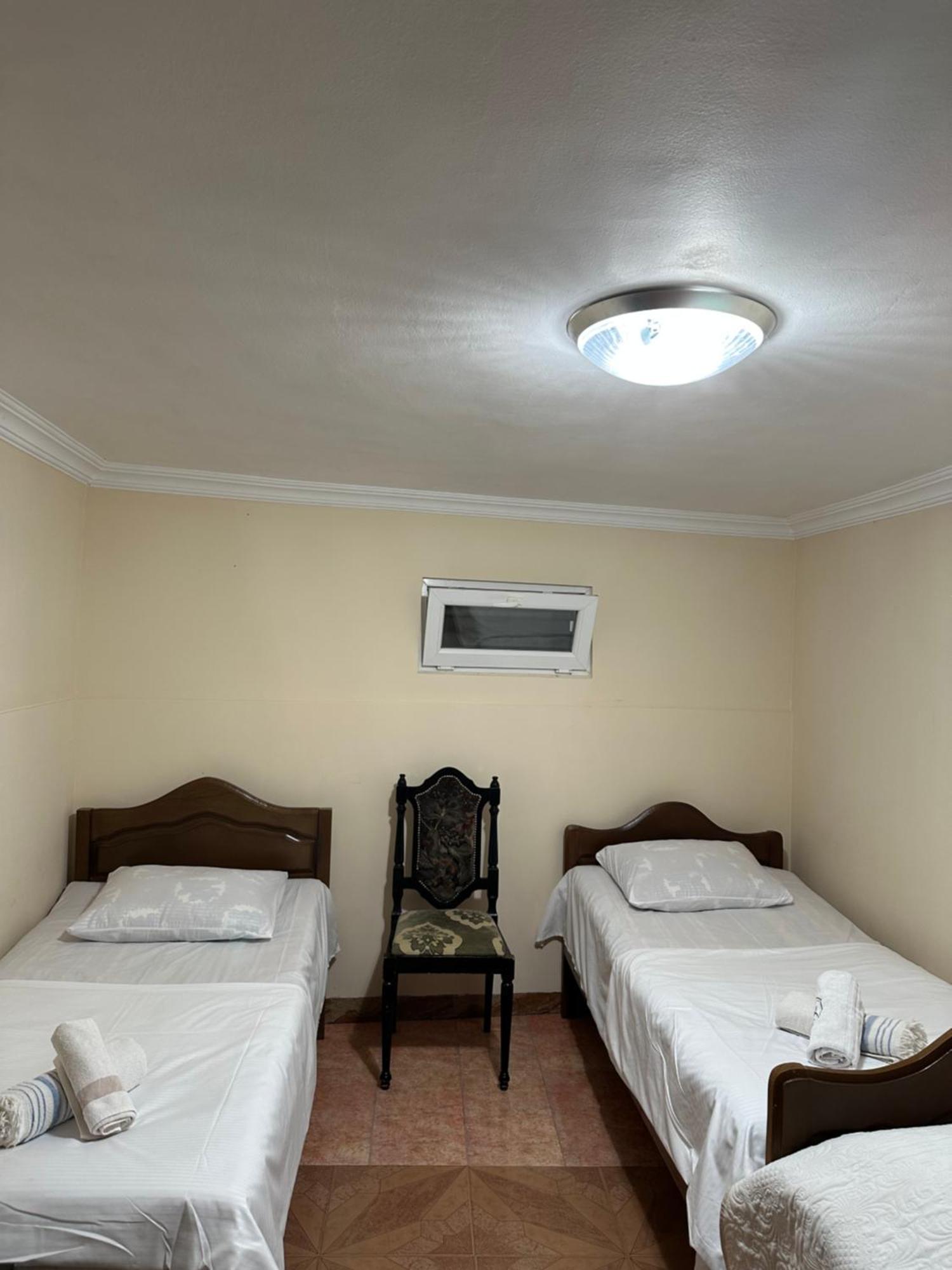 Linda Guest House Batumi Bagian luar foto