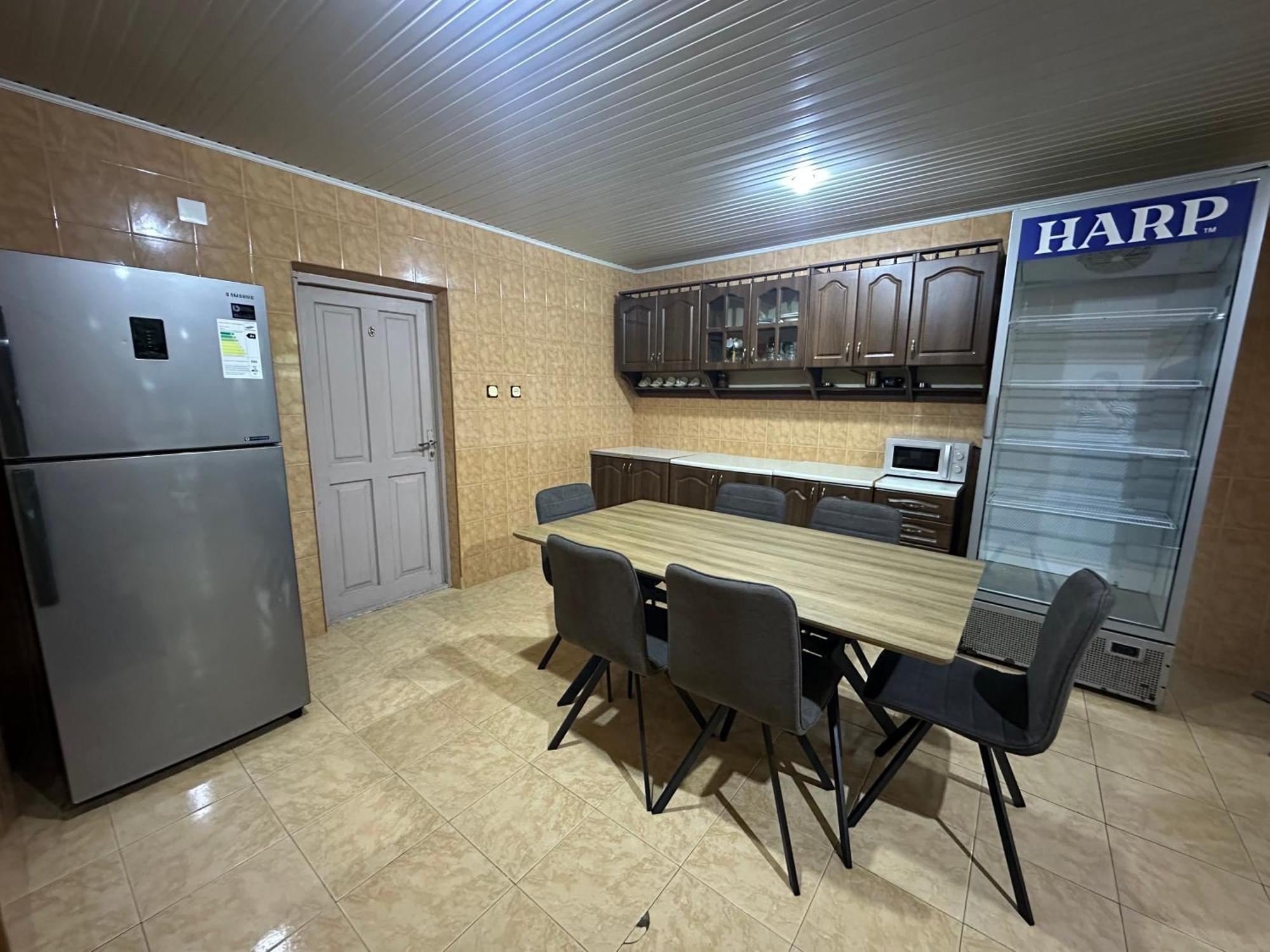 Linda Guest House Batumi Bagian luar foto